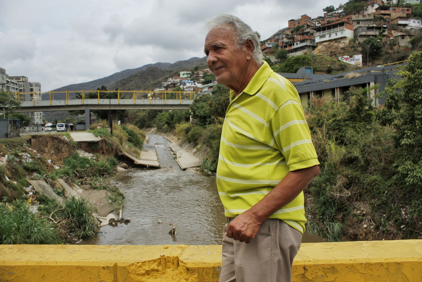 Losas deterioradas y desprendidas del Guaire preocupan a los caraqueños durante las lluvias