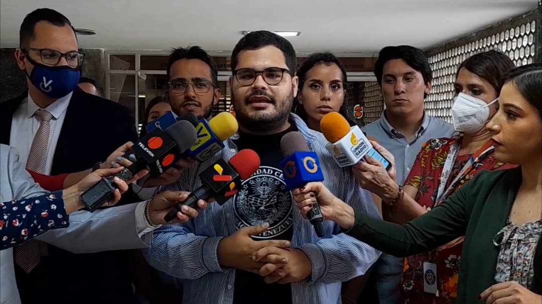 Jesús Mendoza es juramentado como nuevo presidente de la FCU-UCV este #27Jun