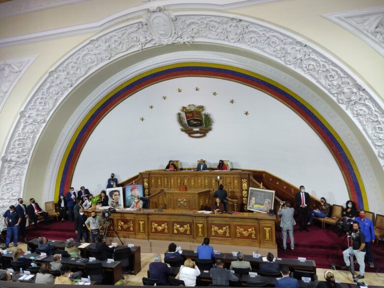 AN de 2020 cierra primer semestre con 12 leyes sancionadas, un «nuevo» TSJ y «cero legitimidad», según constitucionalista