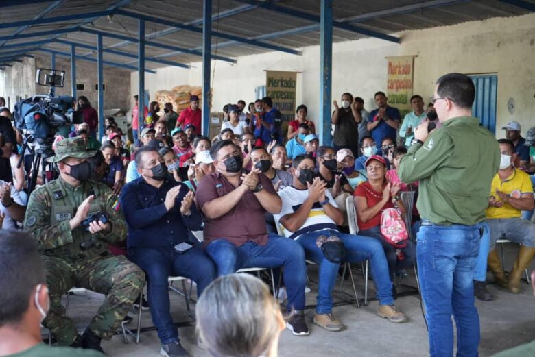 Chavismo adelanta elecciones de Consejos Comunales y exhorta a los pesuvistas a dominarlos
