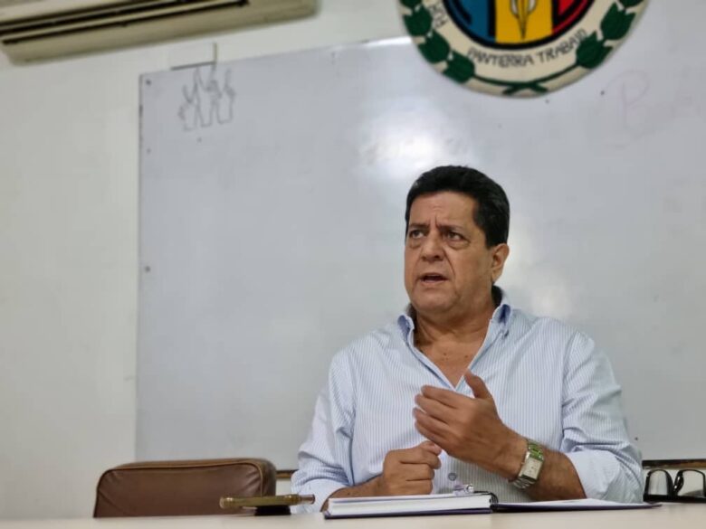 Zambrano insta a Prosperi y Dávila a ponerse de acuerdo para una sola candidatura de AD a primarias