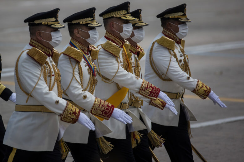 Maduro ratifica a Vladimir Padrino López como ministro de la Defensa