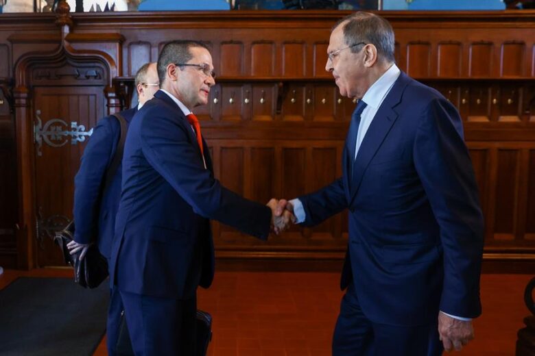 Lavrov saluda la "gradual normalización" de la situación en Venezuela