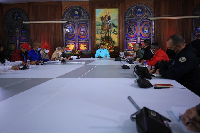 Para Maduro al cambio constitucional en Chile "le cortaron las alas desde el viejo Congreso"