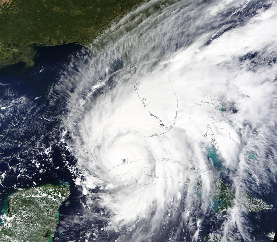 on vientos de 250 kilómetros/hora, Ian se acerca a la costa oeste de Florida