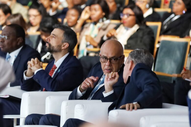 Obstáculos políticos y jurídicos bloquean el acuerdo social: esto es lo que se sabe