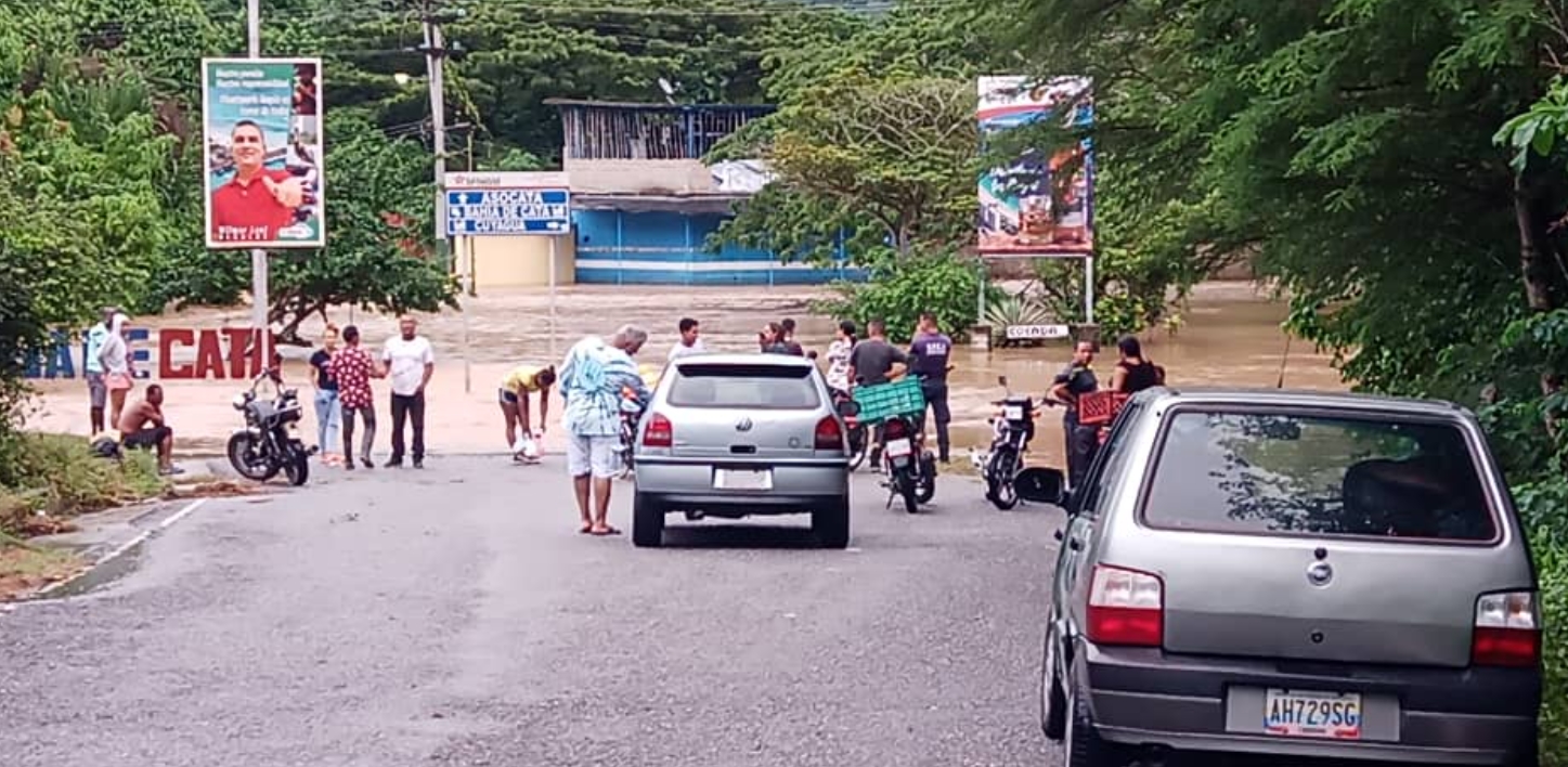 Se inundó Bahia de Cata, en Aragua, tras las lluvias de este #1Nov