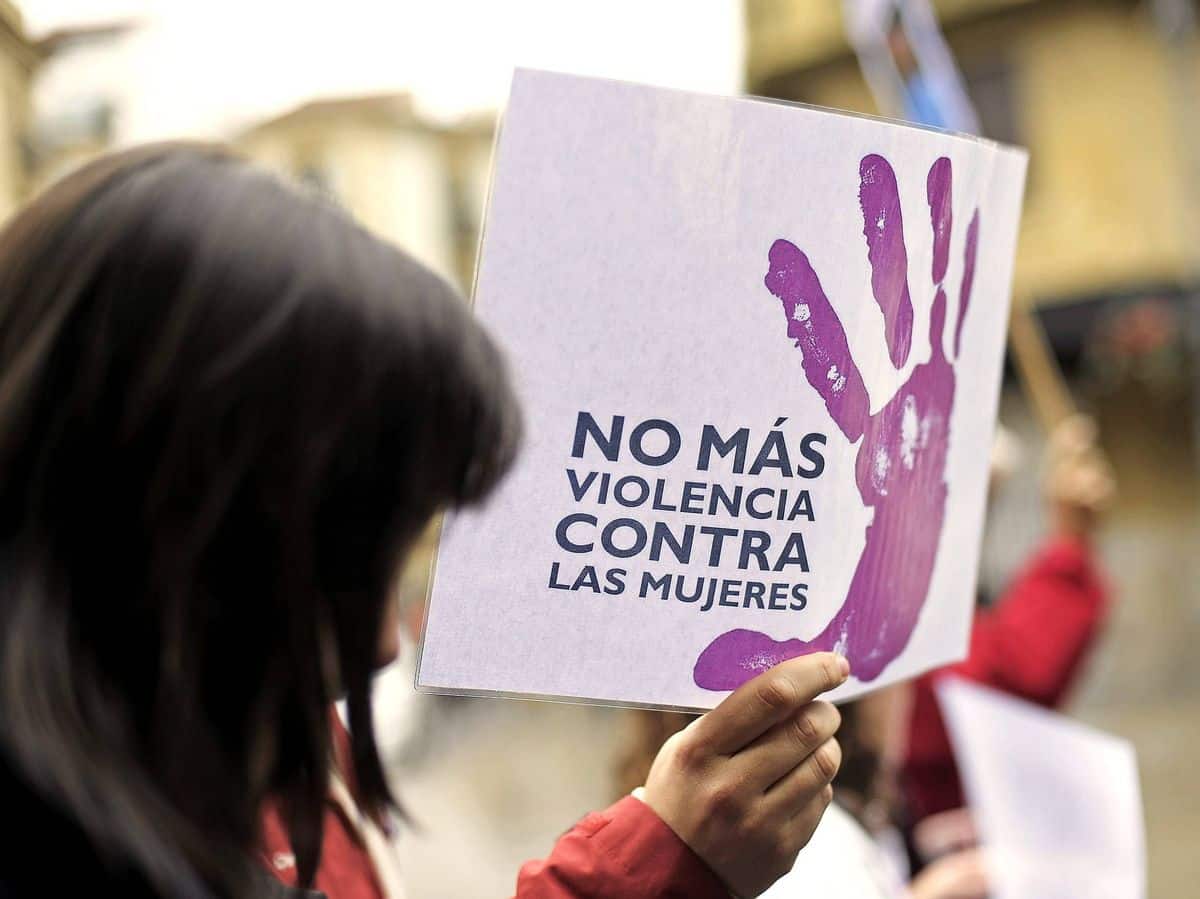 Urgen al gobierno a emprender un plan de "emergencia feminista"
