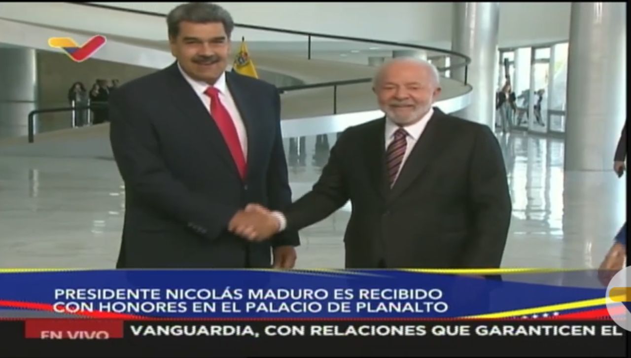 Maduro se reúne con Lula Da Silva y participará en cumbre de mandatarios