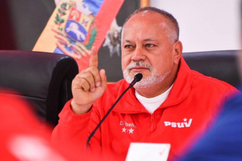 Cabello a Plataforma Unitaria: «No puedes marcar distancia de Trump inmoral»