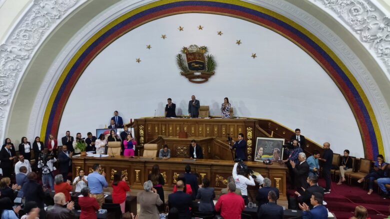 AN 2020 toma nota de Jhosnel Peraza como contralor (e) sin informar cuándo designará sustituto de Amoroso