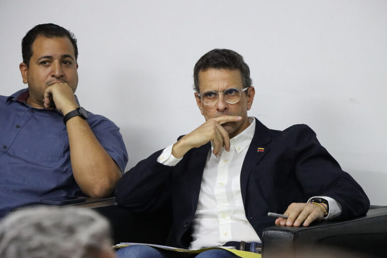 Henrique Capriles con dirigentes sindicales (Mairet Chourio)