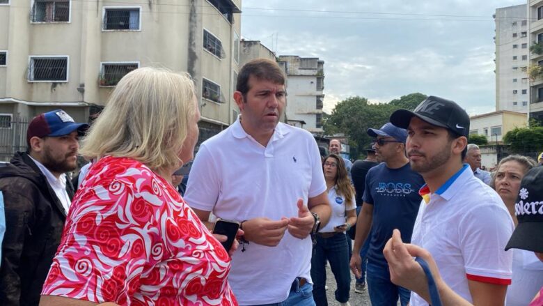 Prosperi aseguró que hay retrasos en los centros