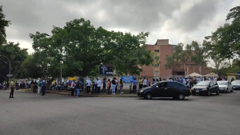 En Bolívar abarrotaron centros de votación este 22 de octubre pese a limitantes de gasolina y transporte