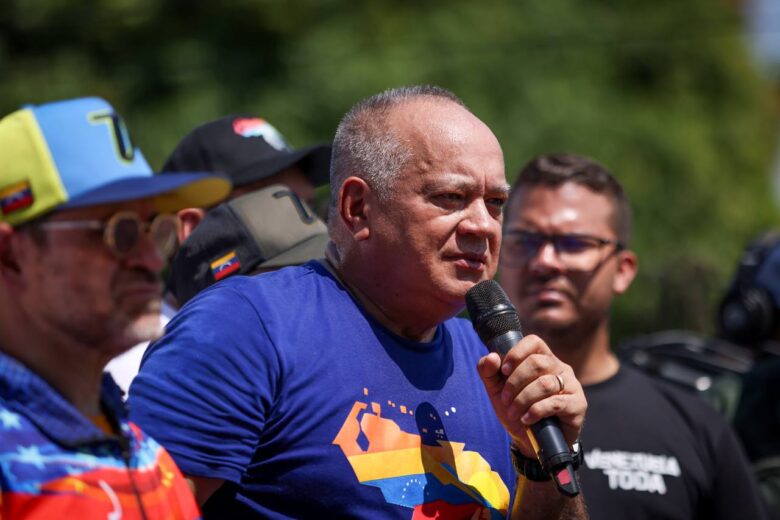 Cabello fustiga a oposición por no hacer campaña a favor o en contra del referendo