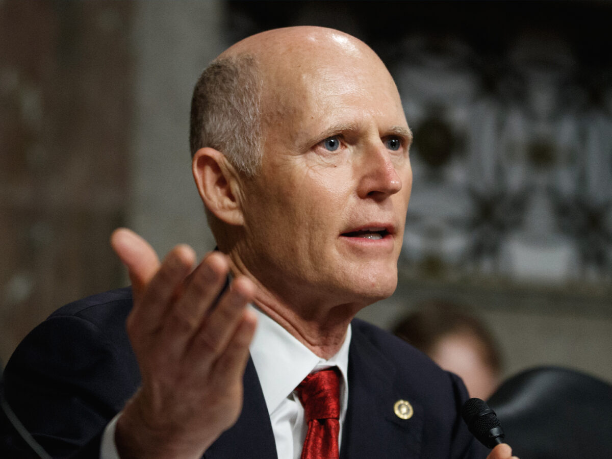 Rick Scott dice que EEUU debe «restituir» las sanciones contra Delcy Rodríguez por muerte de Quero Navas