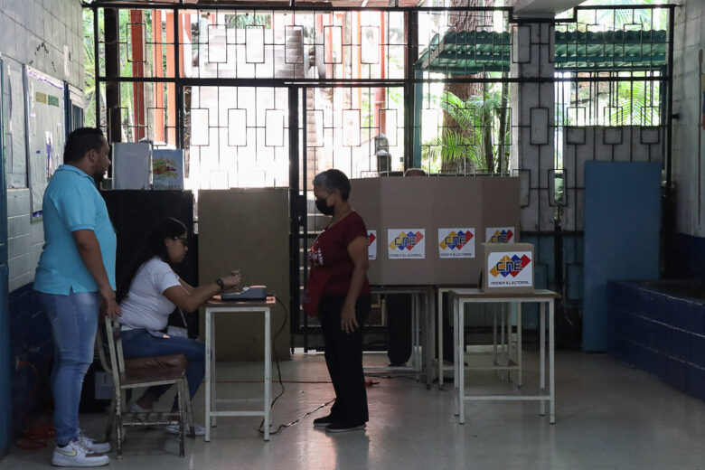 Llamado del CNE a miembros de mesa se produce sin cronograma y sin reglas claras