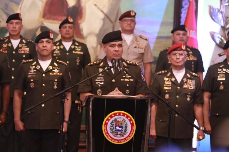 Padrino López y comandantes de REDI declaran «lealtad» a Nicolás Maduro frente a denuncias de conspiraciones