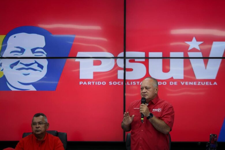 Cabello presenta 1x10x7 en el Zulia y critica a Rosales y a empresarios