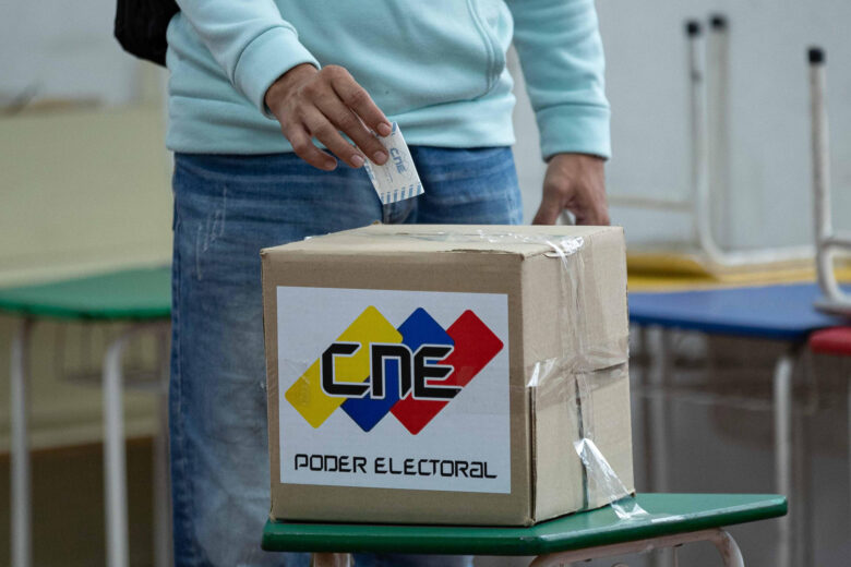 ¿Son inviables las elecciones para el 25 de mayo? Decisión es más política que técnica, advierten expertos 