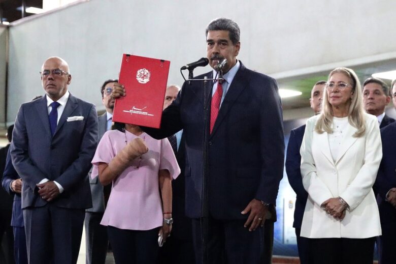 Maduro en el TSJ: Psuv está listo para presentar 100% de actas electorales