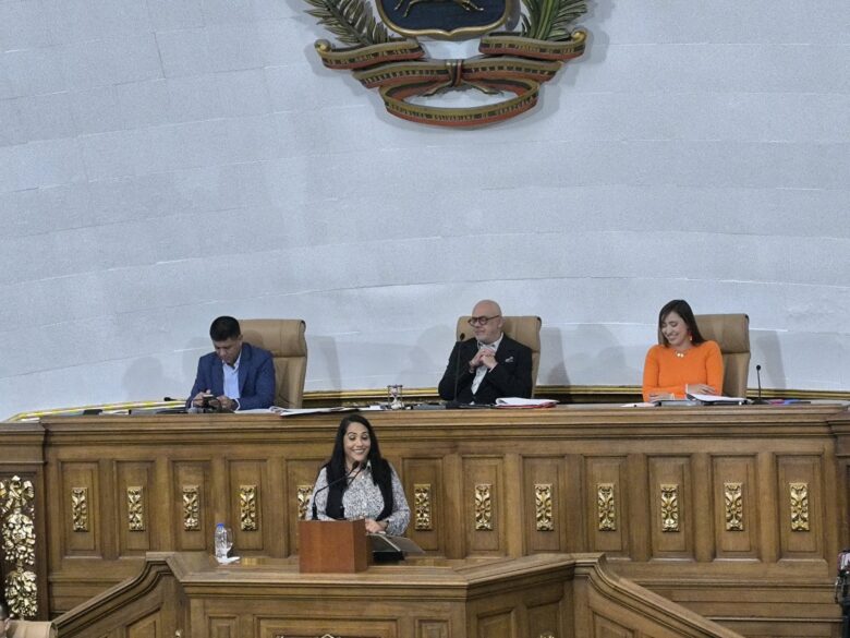 Parlamento aprueba en primera discusión ley que condecora a sancionados por Estados Unidos