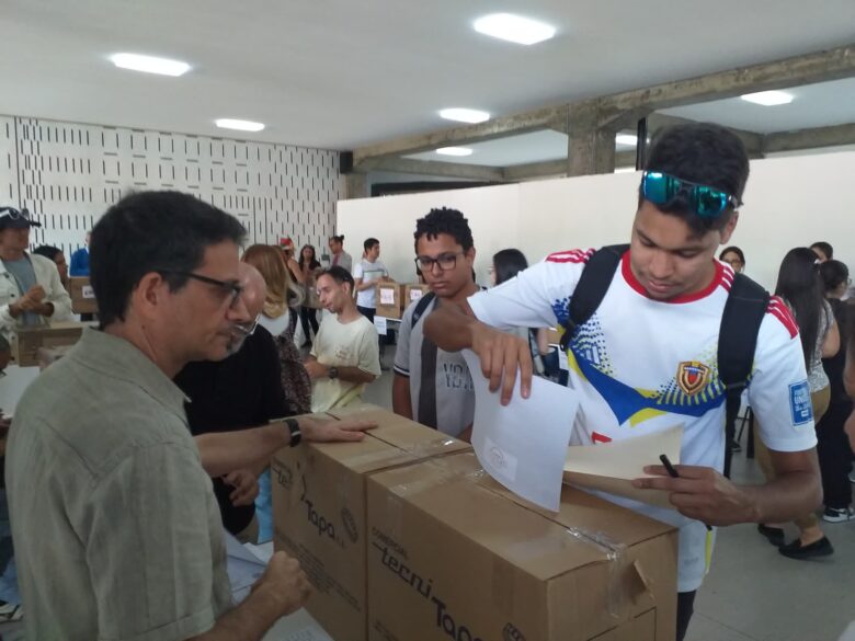 Deseo de cambio, resistencia y rechazo a la violencia: las lecciones de los comicios en la UCV 