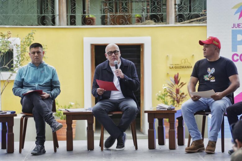 Jorge Rodriguez asegura que 52.288 personas se postularon a jueces de paz comunal