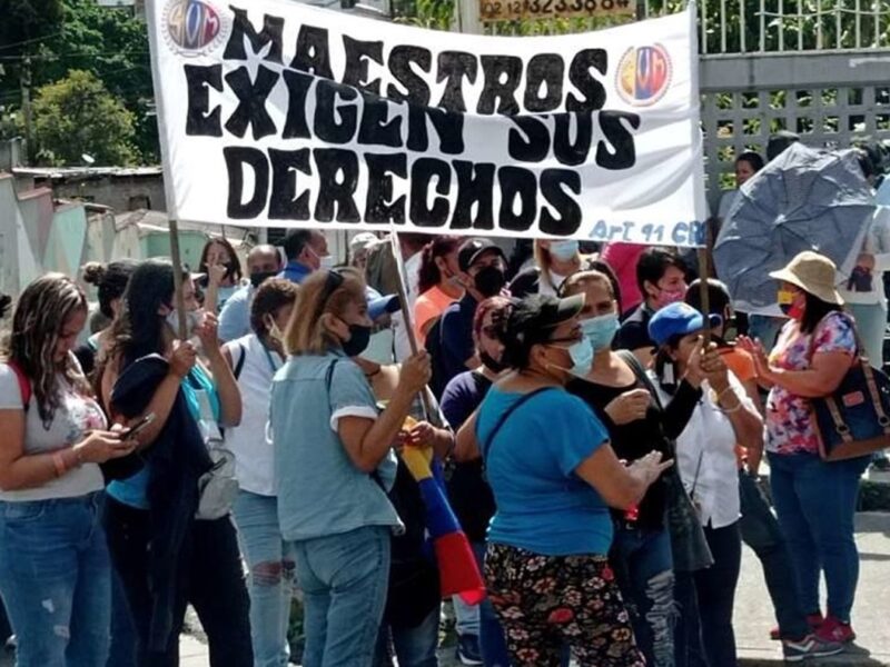 Magisterio venezolano exige restitución inmediata de derechos contractuales y culminación de la negociación colectiva