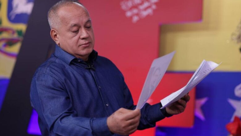 Cabello dice que es "una farsa" el asedio a la embajada argentina