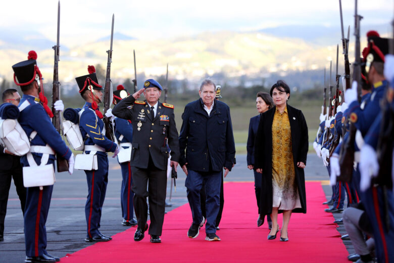 González Urrutia llega a Ecuador: se reunirá con Noboa y lo nombrarán doctor honoris causa
