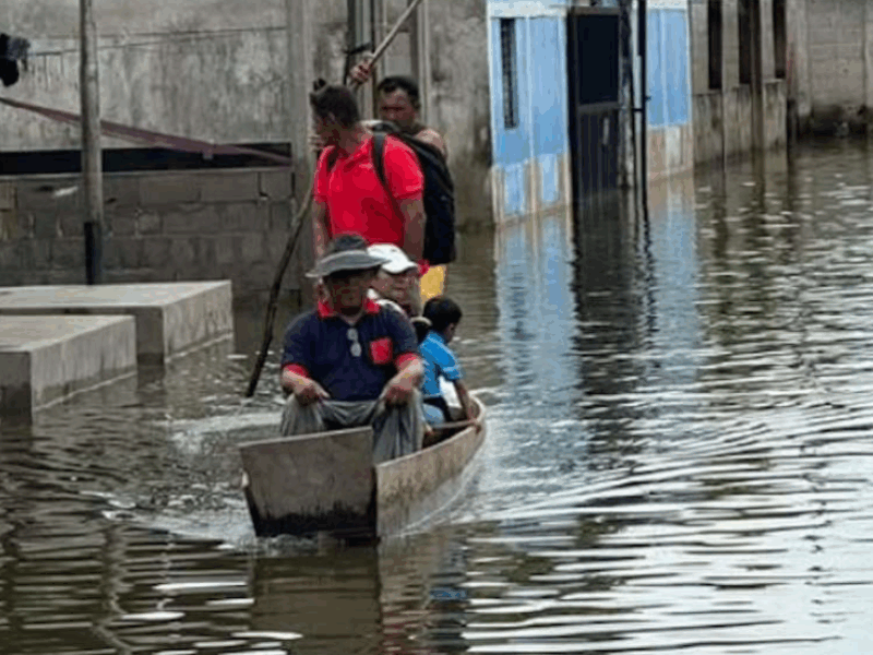 Gobernación de Apure habilitará canoas para el traslado de afectados por inundaciones en Guasdualito
