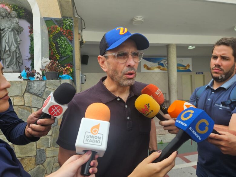 Capriles dice que tras elecciones hay que abrir canales de negociación y reconstruir a la oposición 