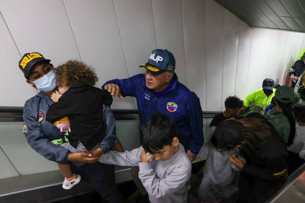 Miraflores asegura que EEUU mantiene «secuestrados» a 33 niños venezolanos