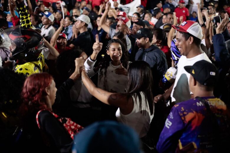 Maduro asegura que el Psuv ganó 285 alcaldías y la oposición 50