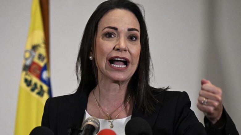 Machado dice que Maduro "fue noqueado" hace un año y promete vencer "cueste lo que cueste"