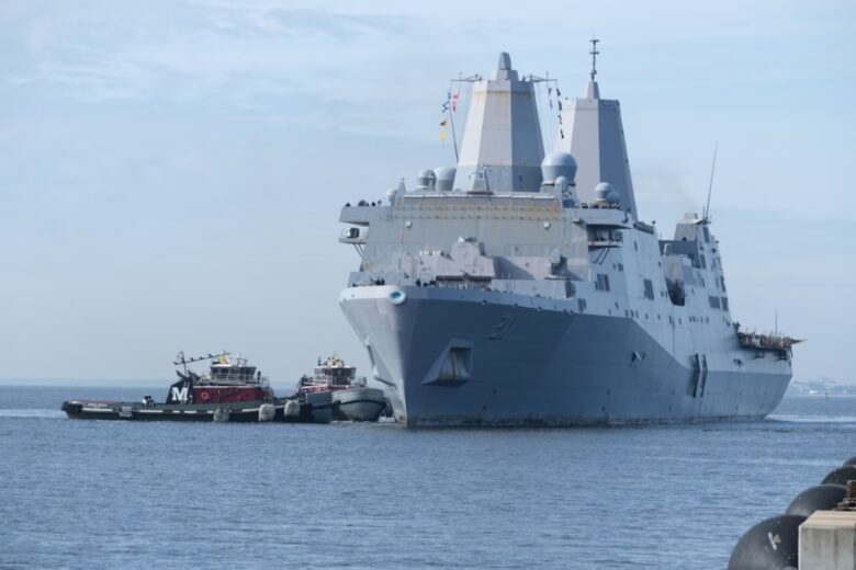 En una "demostración de fuerza", EEUU despliega 4 mil marines, un submarino y dos barcos anfibios en el Caribe, dice CNN