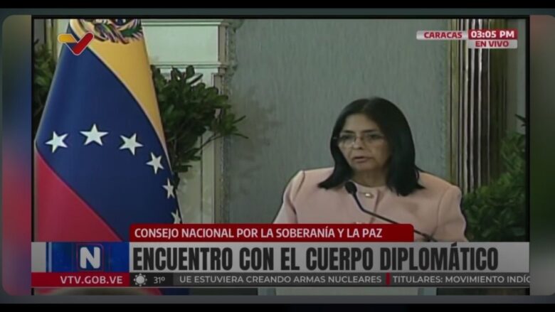 Vicepresidenta dice que Maduro “suscribió” decreto de conmoción externa y que se activará en caso de que Venezuela sea atacada 