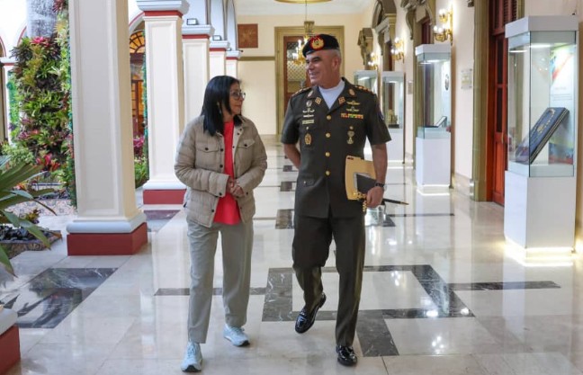 Nuevas relaciones entre Miraflores y EEUU determinan estabilidad de Delcy Rodríguez: ¿Cómo queda la Fanb?