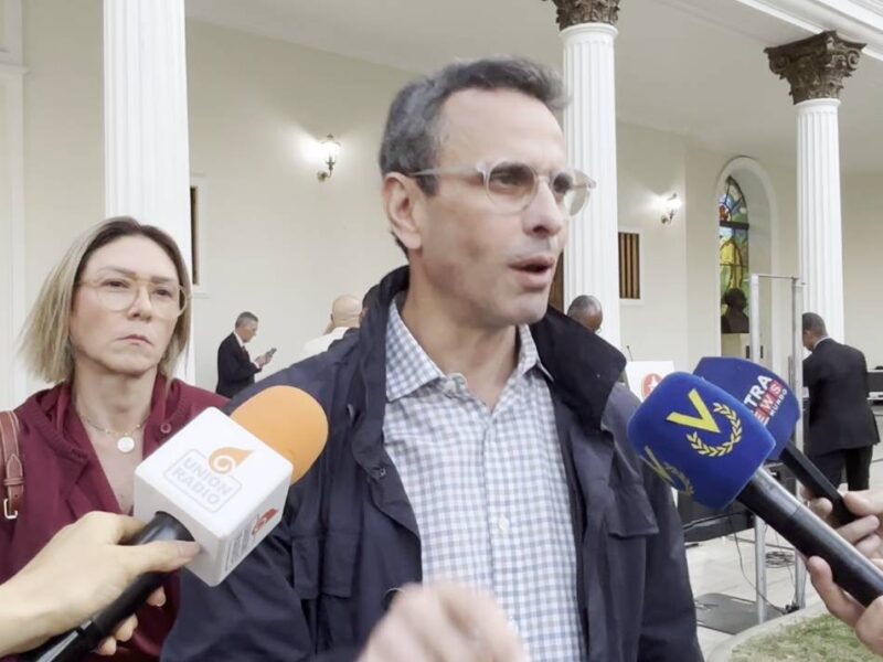 Henrique Capriles dice que la lucha salarial sigue