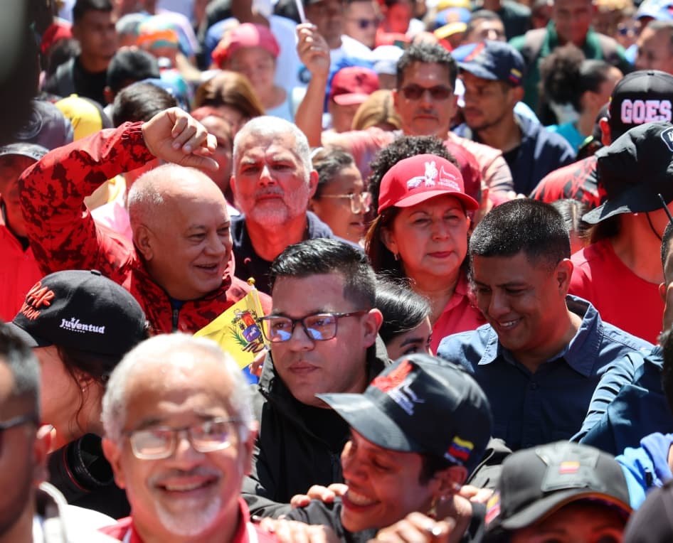Cabello encabeza marcha del Psuv hasta Plaza Caracas e interfiere con ruta de protesta por salarios