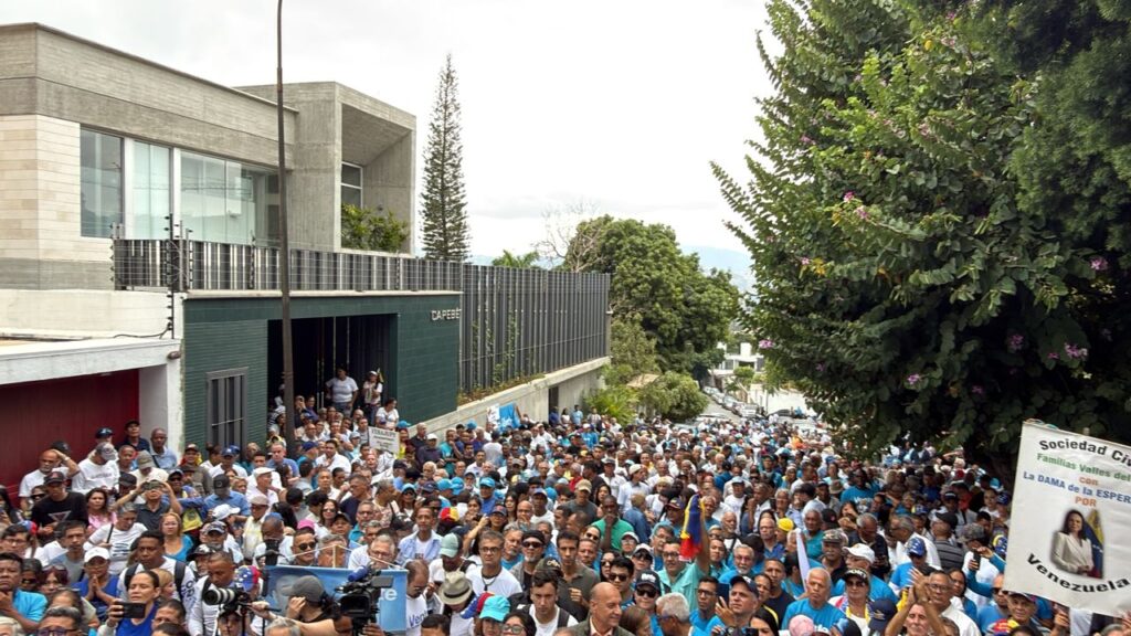 Henry Alviárez al reabrir sede de Vente Venezuela: María Corina volverá pronto y nos prepararemos para unas elecciones