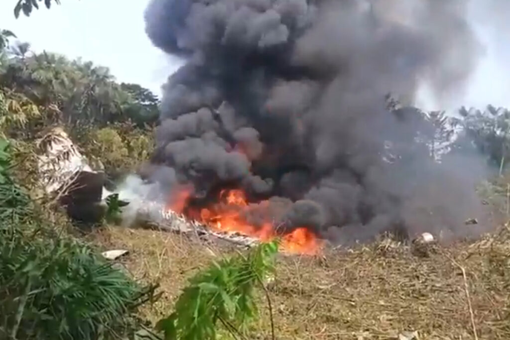 Confirman al menos ocho muertos y 83 heridos en accidente de avión militar en Colombia