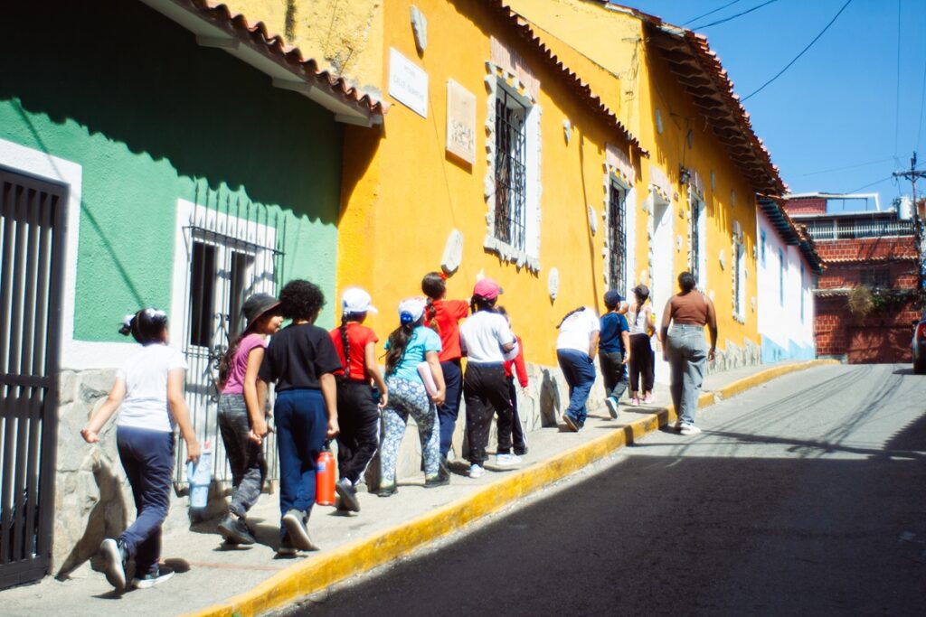 Reabre en Petare la Escuela de Teatro Musical con formación escénica para niños y jóvenes