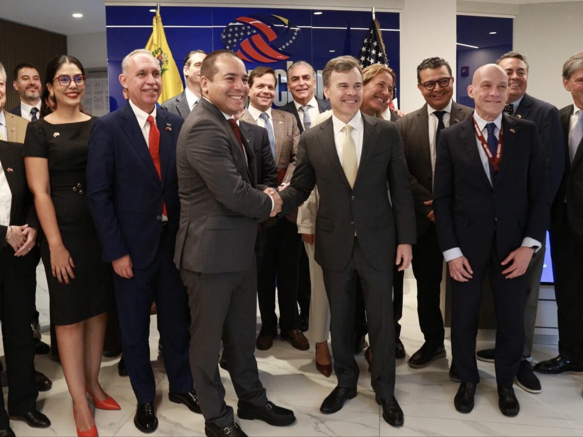 John Barrett, el ojo de Washington en Caracas»: ¿Viene a normalizar o a fiscalizar el plan de tres fases? 