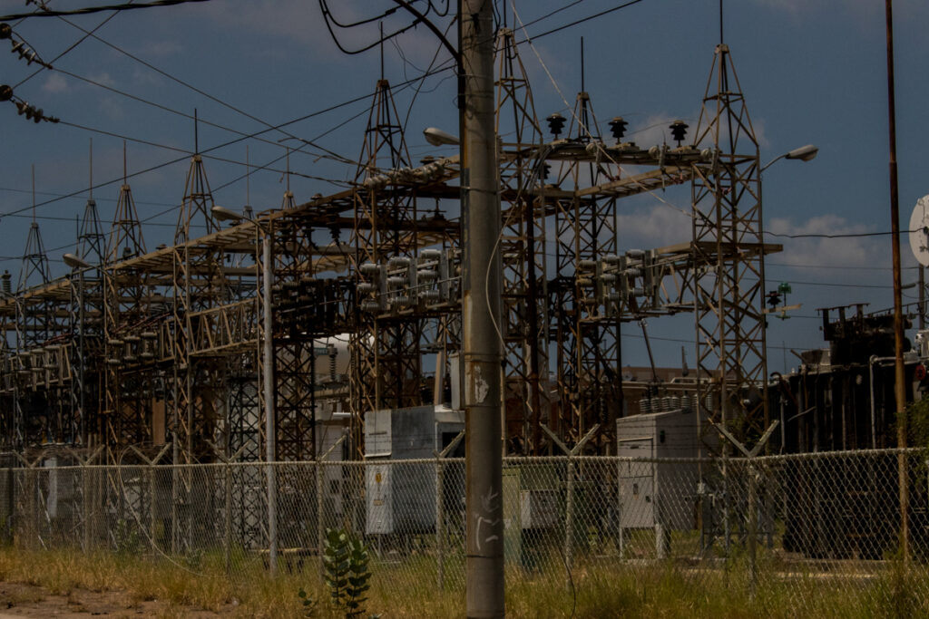 Corpoelec atribuye al clima la causa de apagón prolongado en el estado Zulia