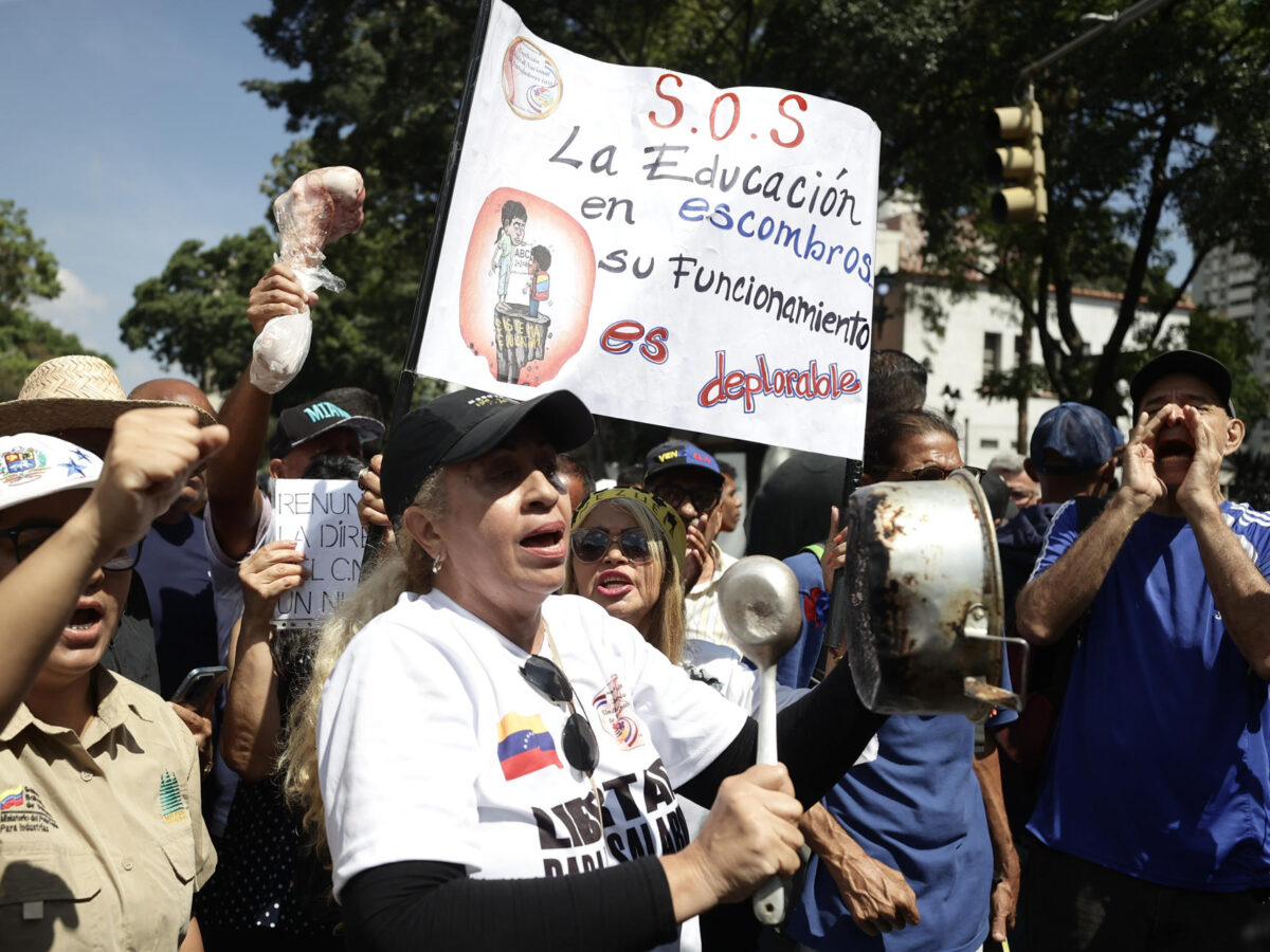 Mujeres sindicalistas tildan de anticonstitucional y desalarizador anuncio de ingreso mínimo integral