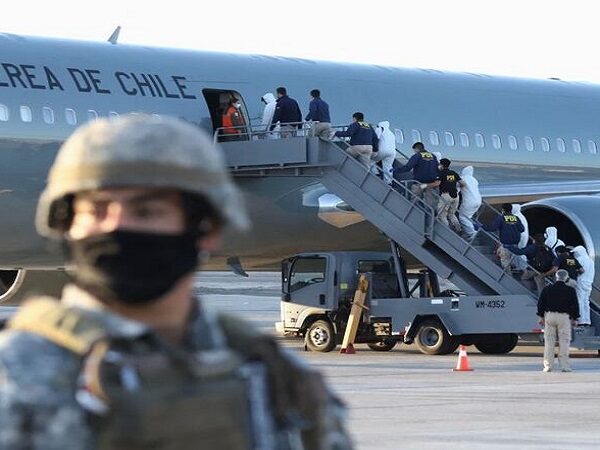 Chile comenzó expulsión de migrantes por orden del presidente Kast