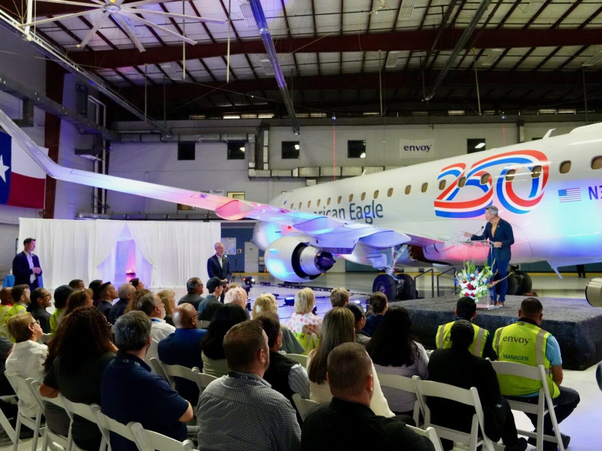 American Airlines presenta el avión patriótico con el que retoma vuelos directos a Venezuela