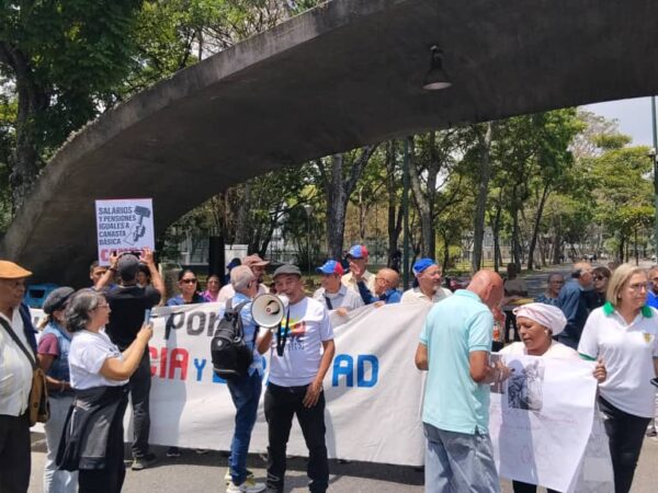 Paro universitario se cumple en todo el país este 22 de abril